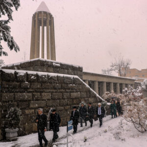 بازدید ادیبان و پزشکان آسیای میانه از بناهای تاریخی همدان