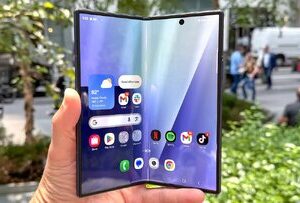 گوشی تاشوی جدید سامسونگ با نمایشگر عریض‌تر / عکس