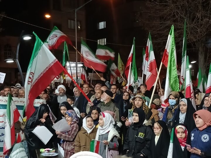 اجتماع مردم «زاهدان» در پنجاه و دومین شب از شهادت قائد امت