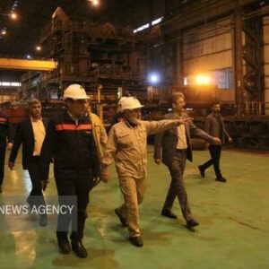 استاندار خوزستان: واحدهای آسیب دیده در جنگ را بهتر از قبل می‌سازیم