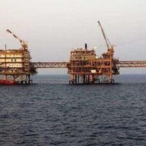 ایران می‌تواند ۲‌ماه بدون صادرات نفت مدیریت کند / انتقال سوخت از طریق راه‌آهن انجام می‌شود؟