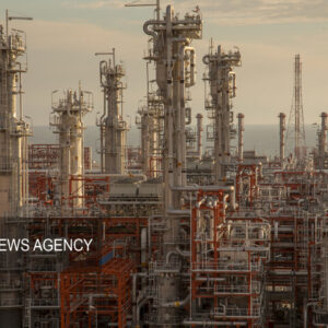 تداوم فعالیت‌های بازسازی پالایشگاه فاز ۱۴ در جنگ رمضان