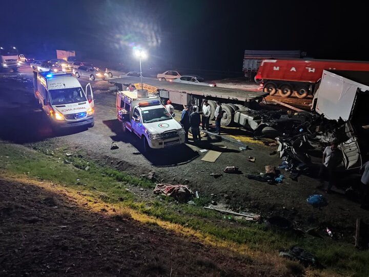 حادثه رانندگی در جاده بروجرد - اراک یک فوتی و ۷ مصدوم برجای گذاشت