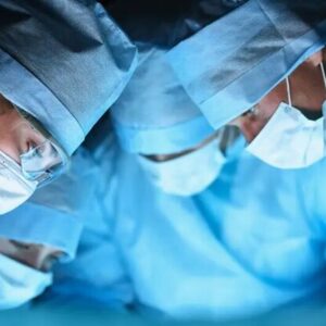 دولت به فکر جبران کارانه کادر درمان باشد