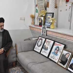 دیدار نماینده ولی‌فقیه در بنیاد شهید با خانواده شهدای جنگ رمضان