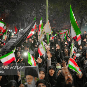 هیهات من الذله، یک یا علی تا قدس