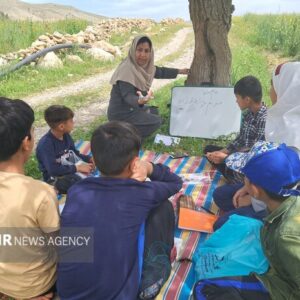 کلاسی که سقفش آسمان شد