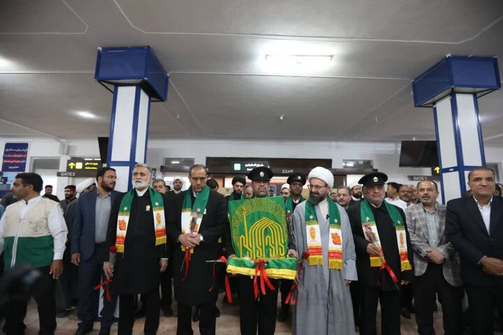 یزد زیر سایه خورشید رفت؛ ورود خدام رضوی به دارالعباده یزد