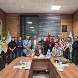 اهدای عکس به آرامگاه حکیم ابوالقاسم فردوسی
