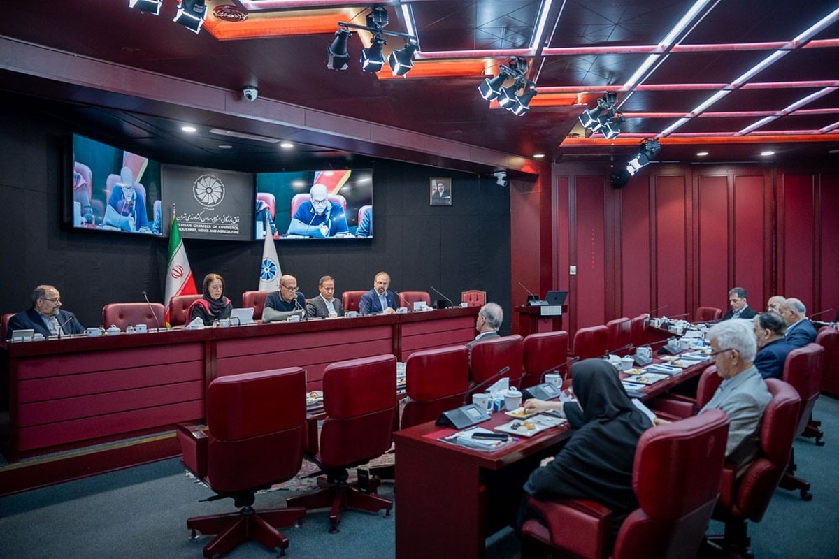 هشدار اتاق تهران به سیاست‌گذاران؛ بلاتکلیفی اقتصادی سمی است