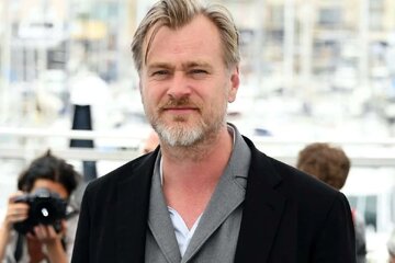 دیدگاه جالب کریستوفر نولان درباره گوشی هوشمند / شما همه مسخ شدهاید! دیدگاه جالب کریستوفر نولان درباره گوشی هوشمند / شما همه مسخ شدهاید!