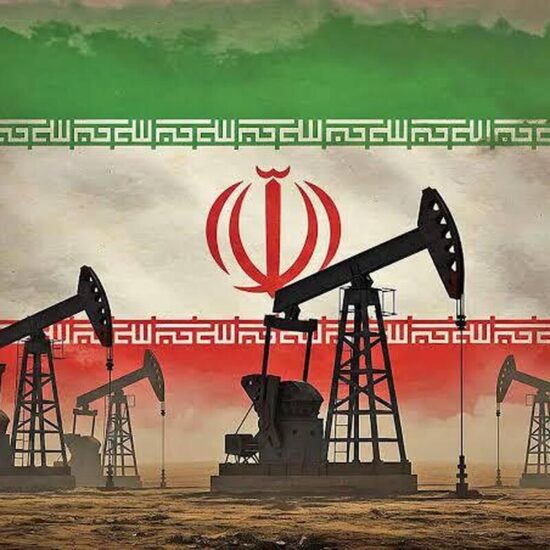 نفت ایران بدون مشتری ماند / چین و هند میدان را خالی کردند