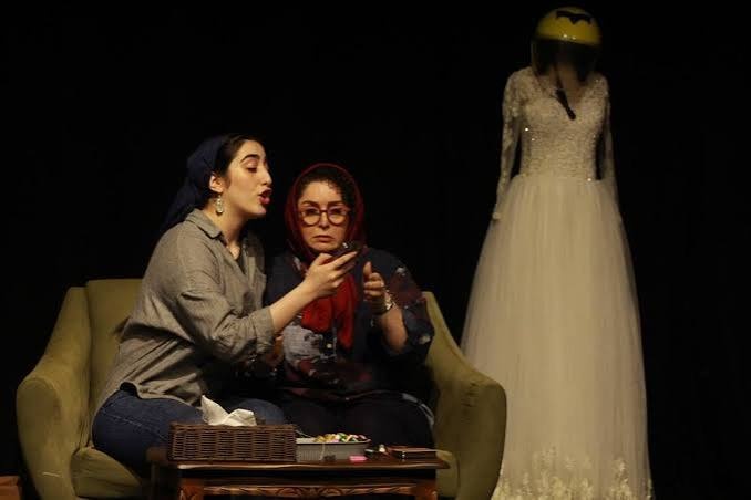 ژاله صامتی همراه دخترش به صحنه بازمیگردد ژاله صامتی همراه دخترش به صحنه بازمیگردد