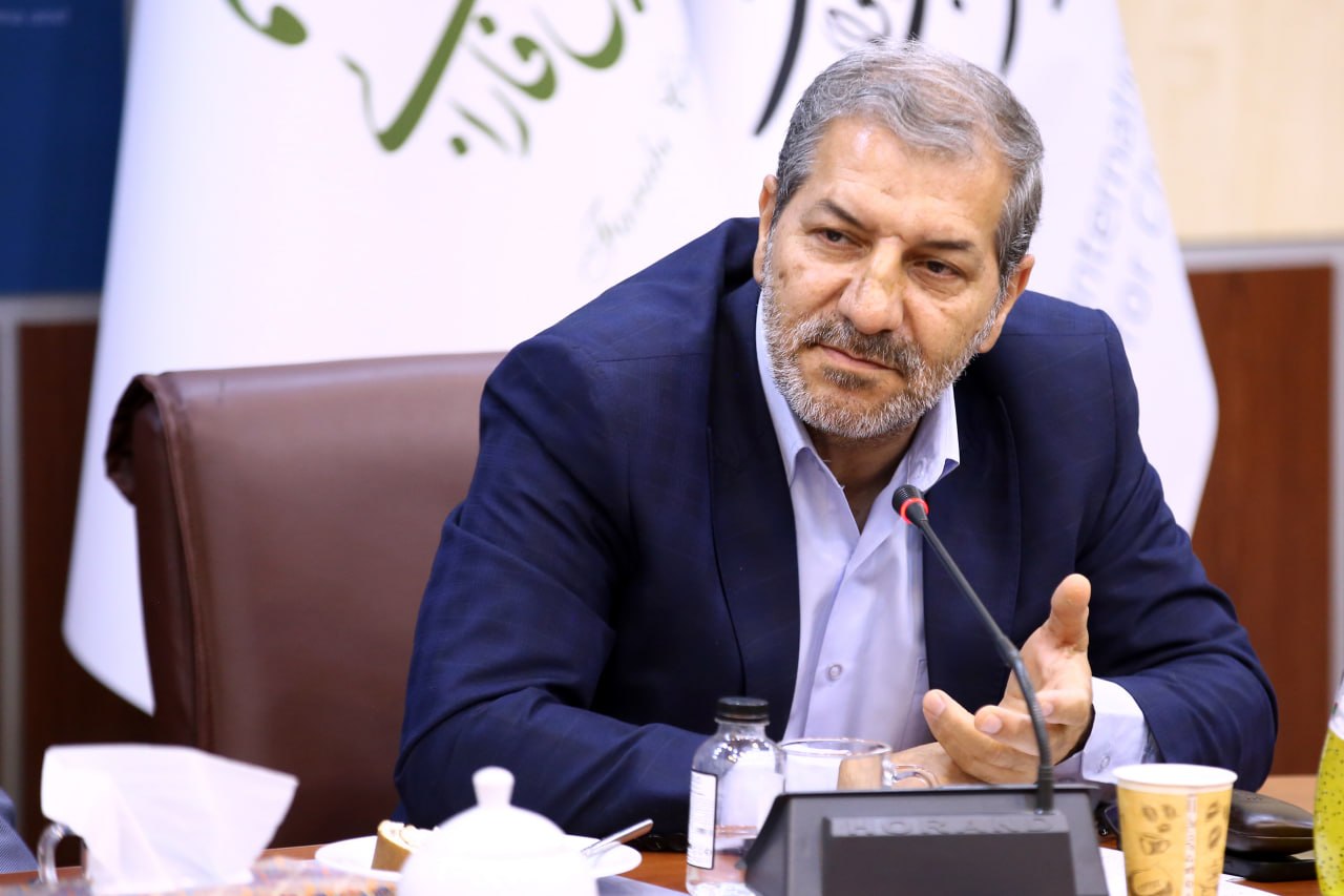 طهماسب، برومند، صدرعاملی و خامنه در شورای سیاستگذاری جشنواره کودک طهماسب، برومند، صدرعاملی و خامنه در شورای سیاستگذاری جشنواره کودک