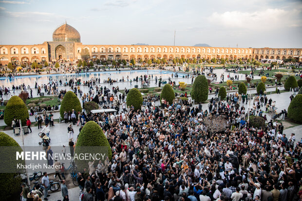 معمای گردشگری اصفهان؛ چرا افزایش ظرفیت، به افزایش سفر منجر نمیشود؟ معمای گردشگری اصفهان؛ چرا افزایش ظرفیت، به افزایش سفر منجر نمیشود؟